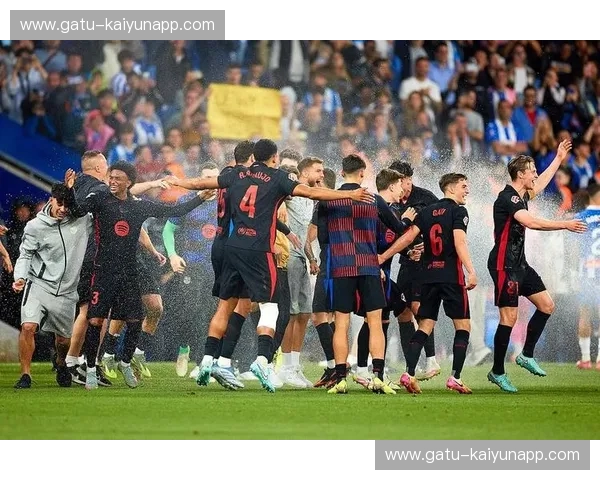 欧洲之巅的宿命：当巴萨遇见皇马，欧冠赛场上的灵魂博弈